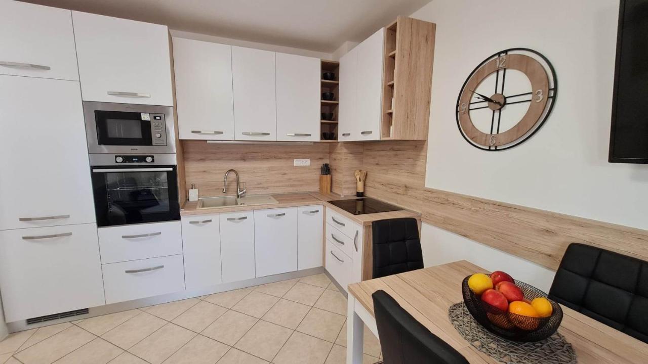 Apartman "Flower Garden" Razanac Ngoại thất bức ảnh